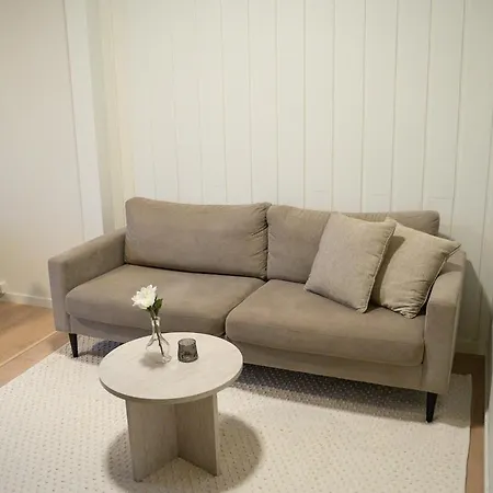 Leilighet Large With 4 Spacious Bedrooms *