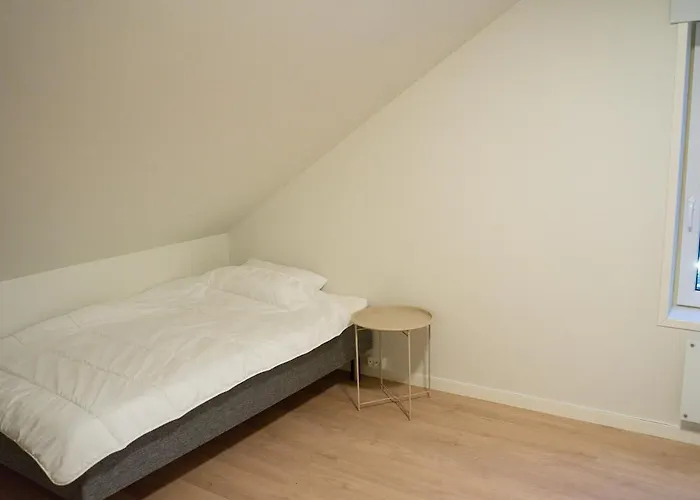 Large With 4 Spacious Bedrooms 公寓 斯基恩