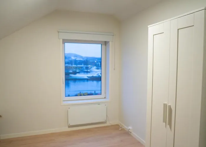 公寓 Large With 4 Spacious Bedrooms 斯基恩